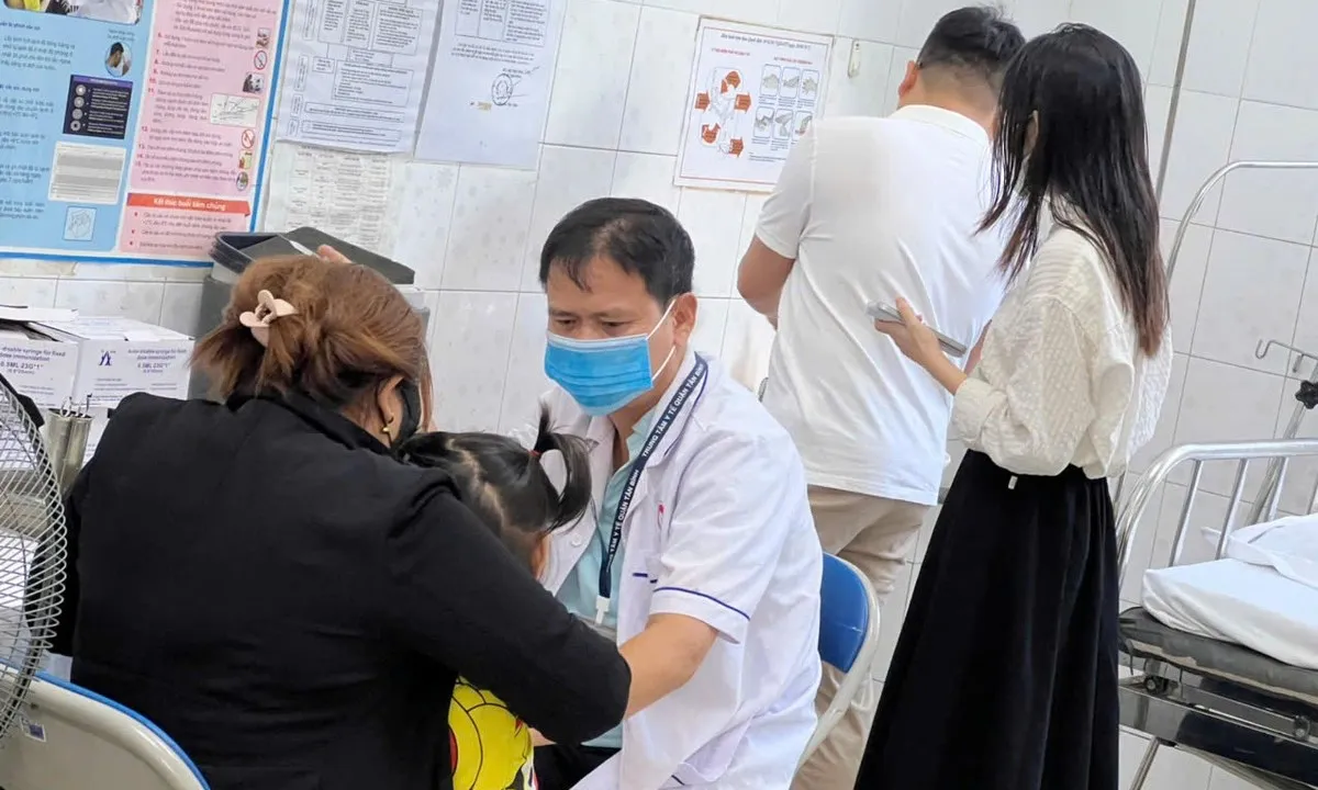 Ngày 2/9: Hơn 300 bàn tiêm phục vụ trẻ tiêm chủng vaccine sởi