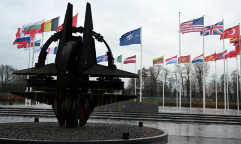 NATO và Ba Lan mâu thuẫn về việc bắn hạ tên lửa Nga
