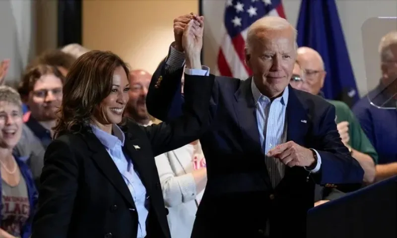 Ông Biden và bà Harris lần đầu cùng xuất hiện trong chiến dịch tranh cử 