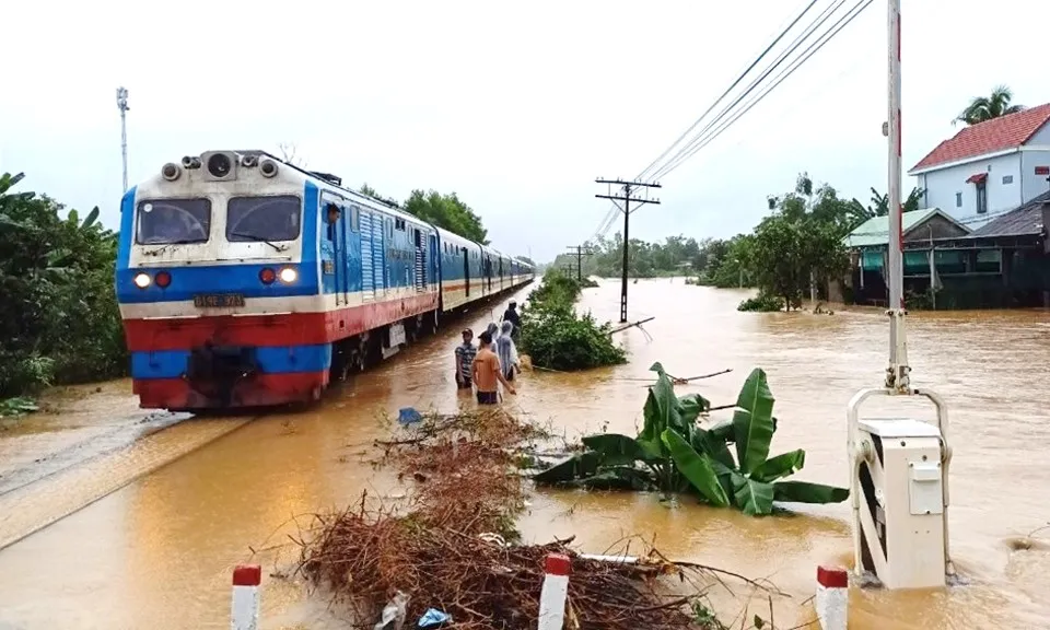 Bộ Giao thông Vận tải: Xem xét dừng chạy tàu, đóng cửa một số sân bay tránh bão số 3