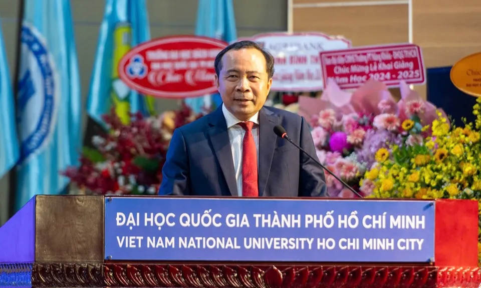 Giám đốc ĐHQG-HCM: Đừng để điện thoại biến học sinh trở thành ‘tù binh của mạng xã hội và games