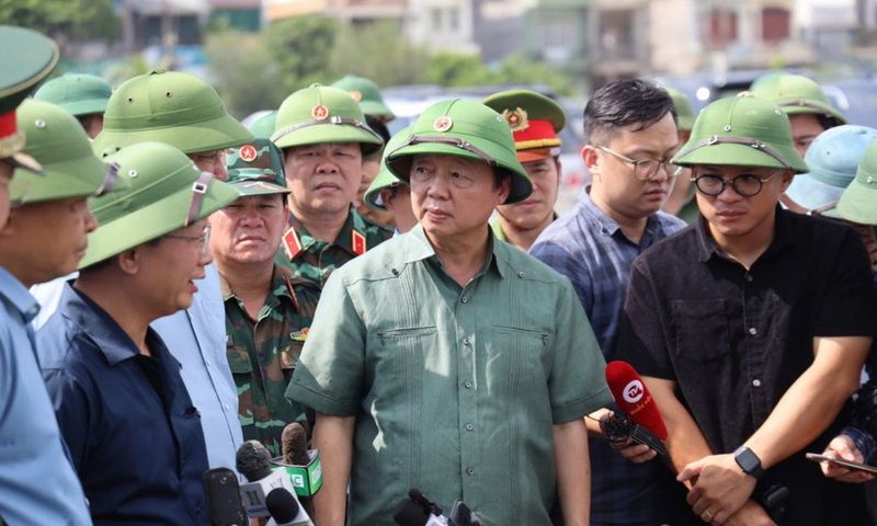 Phó Thủ tướng Chính phủ trực tiếp thị sát các vị trí xung yếu tại Quảng Ninh, Hải Phòng
