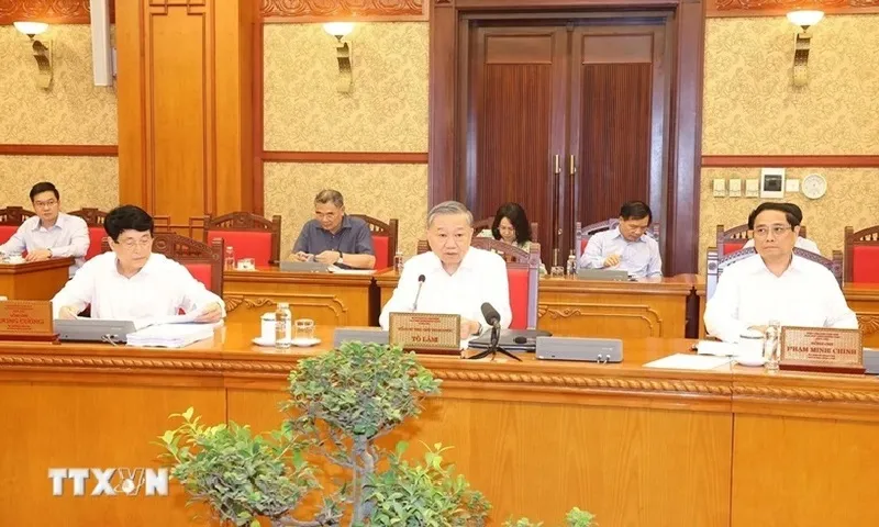 Làm rõ hơn nhiệm vụ, giải pháp tiếp tục hoàn thiện thể chế phát triển Kinh tế - Xã hội