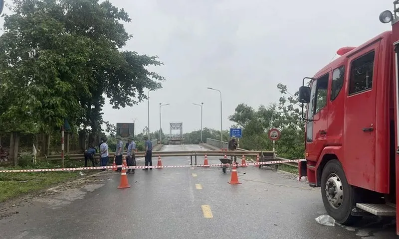 Phú Thọ: Cấm lưu thông qua cầu Trung Hà và Tứ Mỹ sau vụ sập cầu Phong Châu