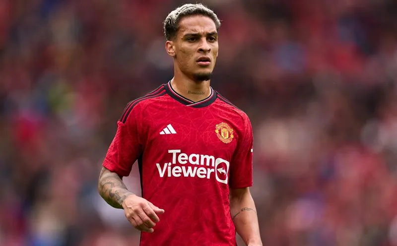 tin-chuyen-nhuong-99-mu-duoi-co-antony-arsenal-nguy-co-mat-saliba 1