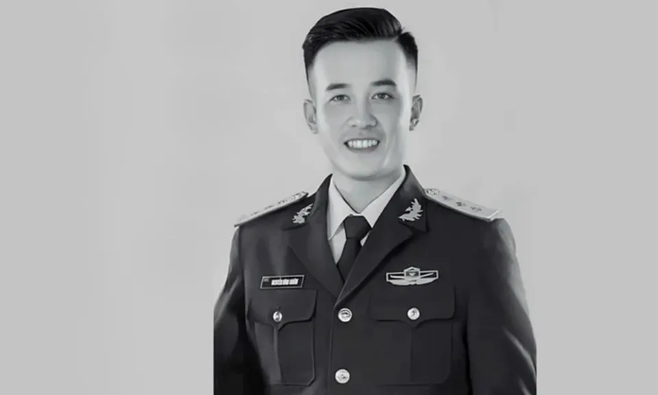 Truy tặng Huân chương cho Đại úy Nguyễn Đình Khiêm hy sinh khi chống bão số 3