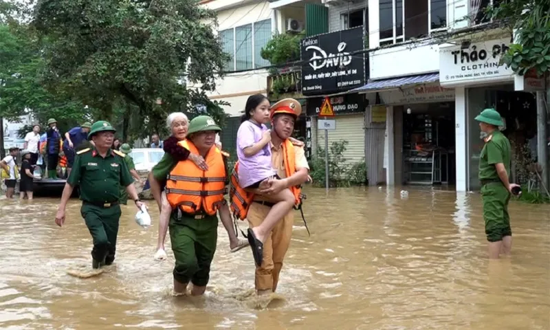 Yên Bái: Sơ tán hàng ngàn hộ dân đến địa điểm an toàn