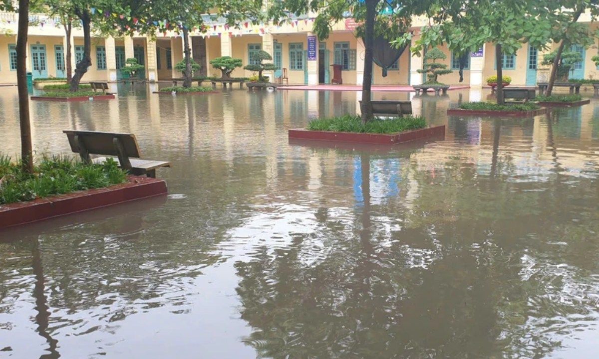 Hà Nội: Nhiều trường cho học sinh nghỉ học, có trường dạy trực tuyến
