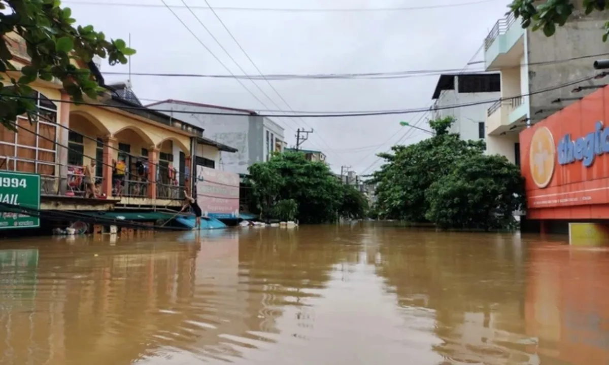 Yên Bái: Nước lũ dâng cao, 12.000 hộ dân phải di dời