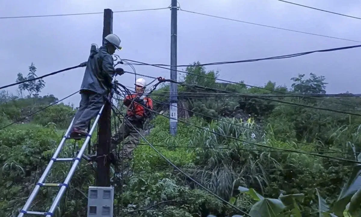 Hơn 1,1 triệu khách hàng chưa được khôi phục cấp điện