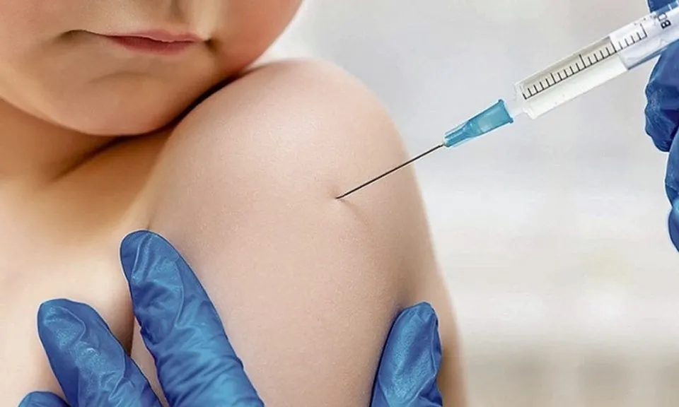 Gần 20.000 trẻ từ 1-5 tuổi tại TPHCM được tiêm bổ sung vaccine sởi