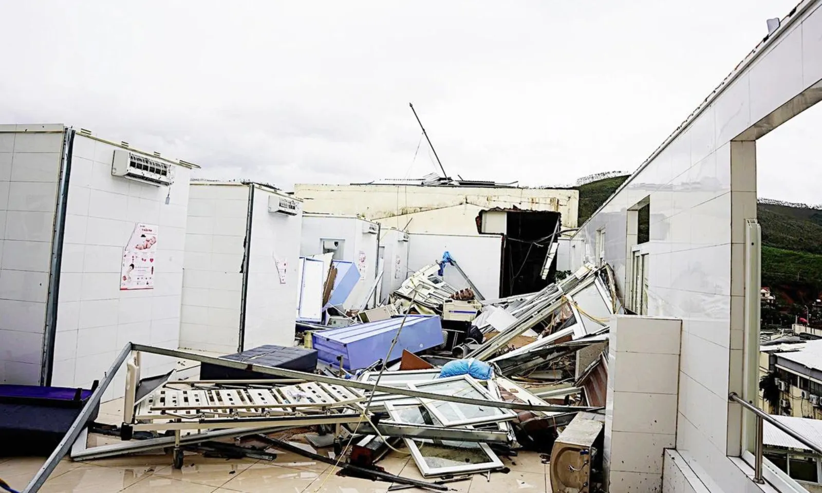 voh-benh-lien-cau-lon-la-gi-lay-sang-nguoi-qua-con-duong-nao-thumb (1)