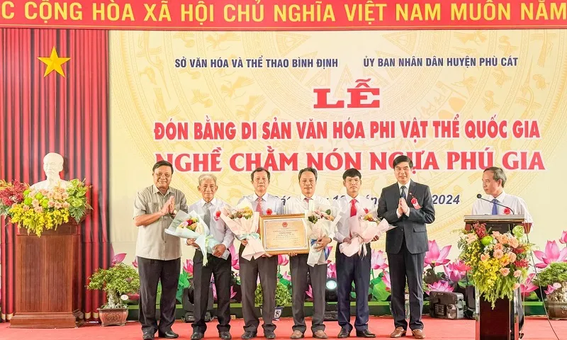 Nghề chằm nón ngựa Phú Gia trở thành di sản văn hóa phi vật thể quốc gia