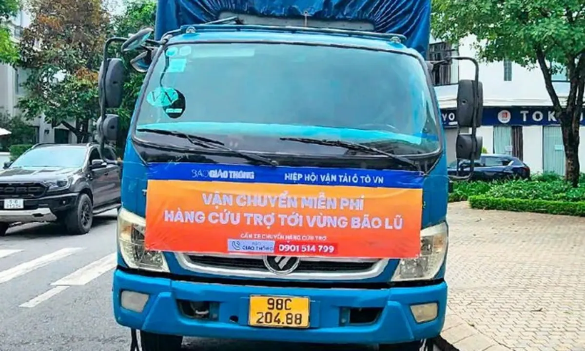 Thiết lập cầu vận chuyển miễn phí hàng cứu trợ bão lũ