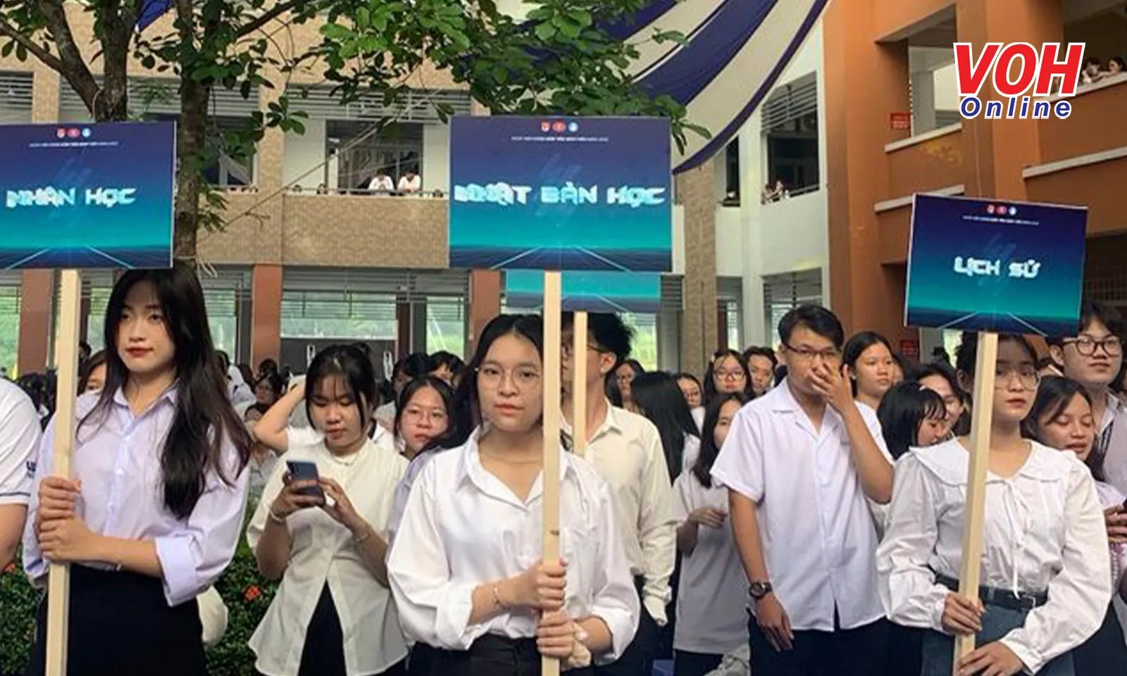 Một trường đại học tại TPHCM không tổ chức lễ khai giảng Thumb video web - Khoa Nguyễn Đăng