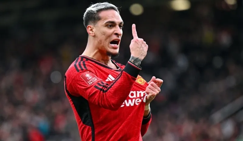 tin-chuyen-nhuong-139-mu-ra-quyet-dinh-voi-antony-arsenal-giu-chan-saliba 1