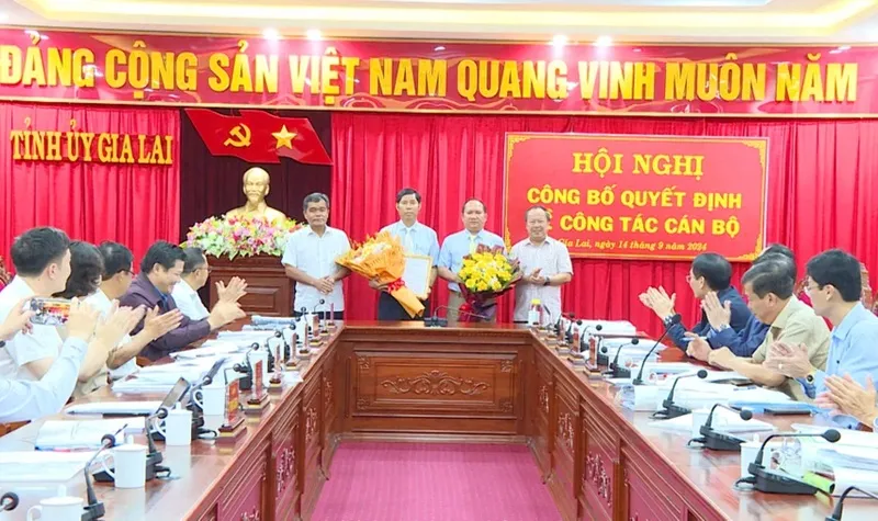 thutuong-phe-chuan-ket-qua-bau-chu-tich-ubnd-tinh-gia-lai-rah-lan-chung-6152