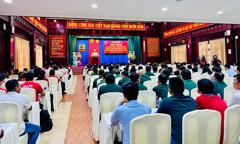 Hơn 100 doanh nghiệp ký cam kết chấp hành an toàn trên cao tốc TP.HCM - Nha Trang