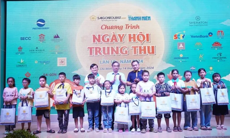 TPHCM tổ chức Tết Trung thu cho 500 trẻ em mồ côi do Covid-19
