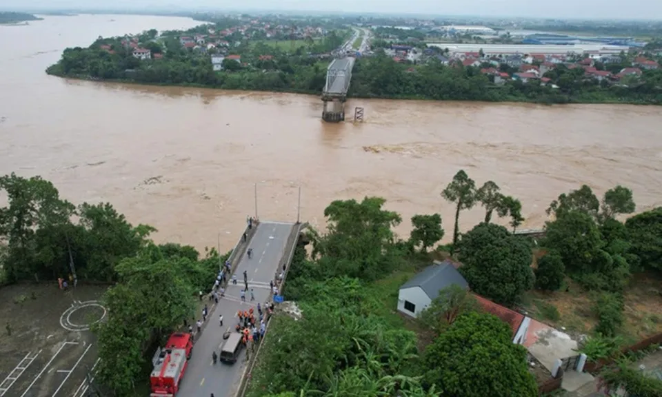 Thủ tướng chính phủ yêu cầu khẩn trương nghiên cứu, xây dựng cầu Phong Châu mới