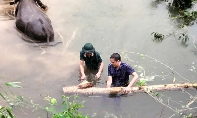 Yên Bái: Trưởng công an xã đột tử sau khi hỗ trợ khắc phục bão lũ
