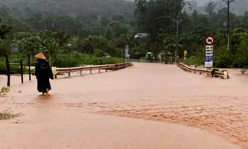 Bình Phước: Mưa lũ gây ngập lụt, sạt lở trên nhiều tuyến đường 