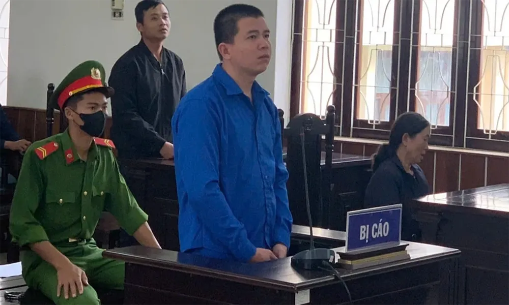 Nguyễn Tấn Tài nhận án 17 năm tù vì ném rìu chết anh trai
