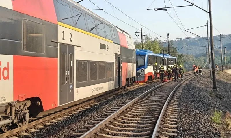 Tàu hỏa vượt đèn đỏ gây tai nạn tại Cộng hòa Czech