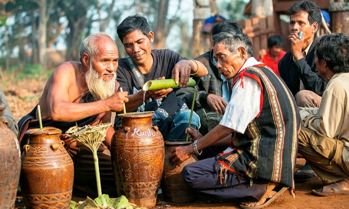 Thơm nồng hương rượu cần của người Mạ ở Đắk Nông