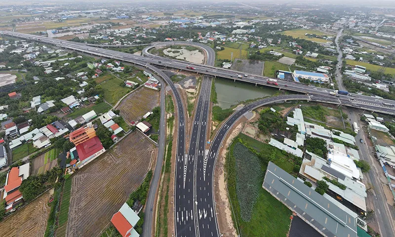 Bốn nhánh nối giữa cao tốc Bến Lức - Long Thành với cao tốc TP.HCM - Trung Lương đã được hoàn thiện và sẵn sàng đưa vào sử dụng.