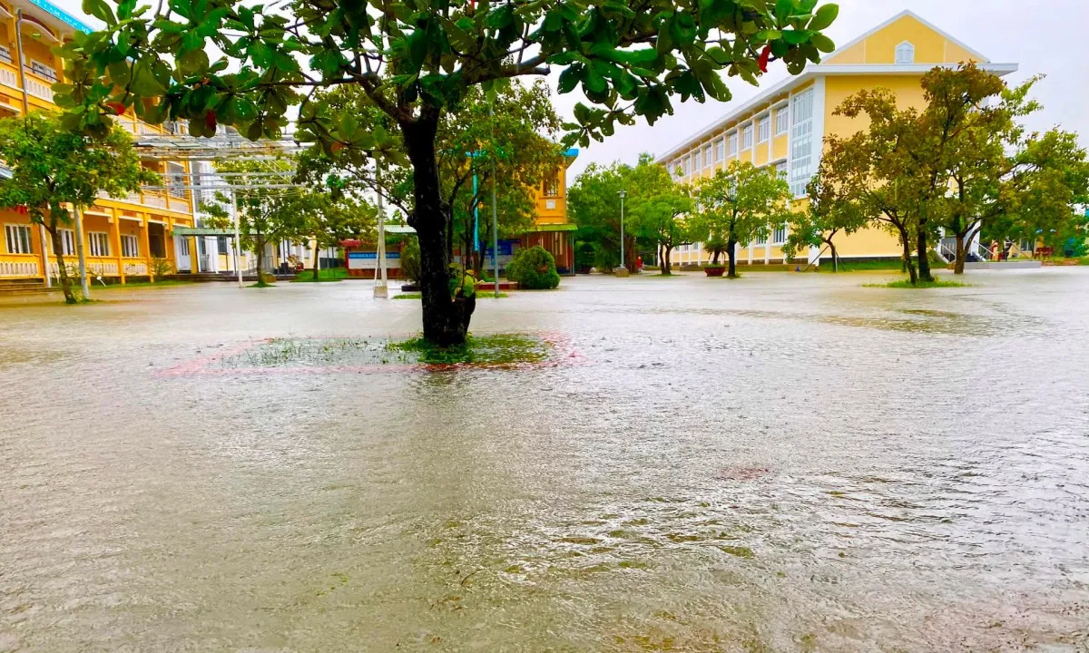 Bộ GDundefinedĐT: Các địa phương cho học sinh nghỉ học nếu cần thiết trước bão số 4