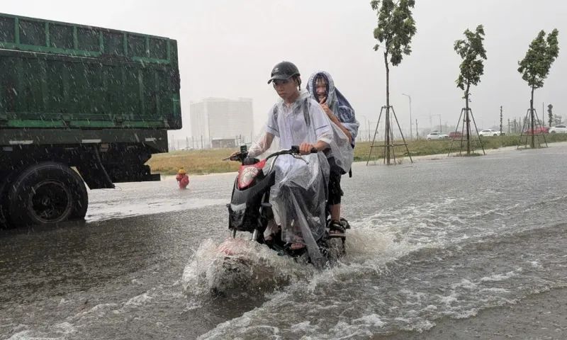 Cập nhật: Bão số 4 tiến sát Đà Nẵng, mưa lớn đe dọa nhiều tỉnh miền Trung