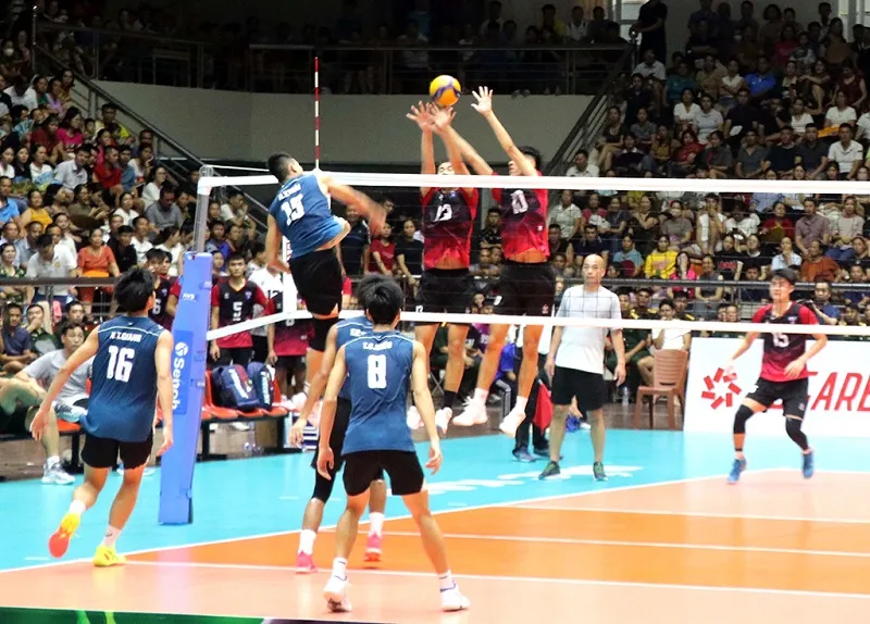 Thể Công Tân Cảng (áo đỏ) giành chiến thắng trước Ninh Bình (áo xanh) - Ảnh: internet