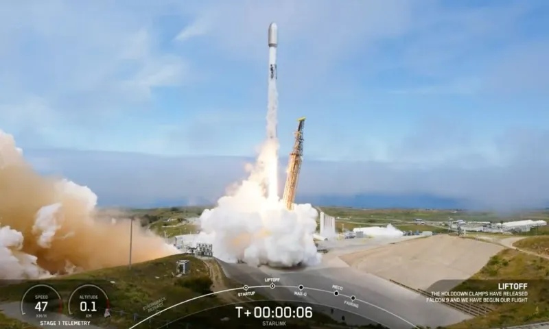 SpaceX phóng 20 vệ tinh Internet Starlink lên quỹ đạo