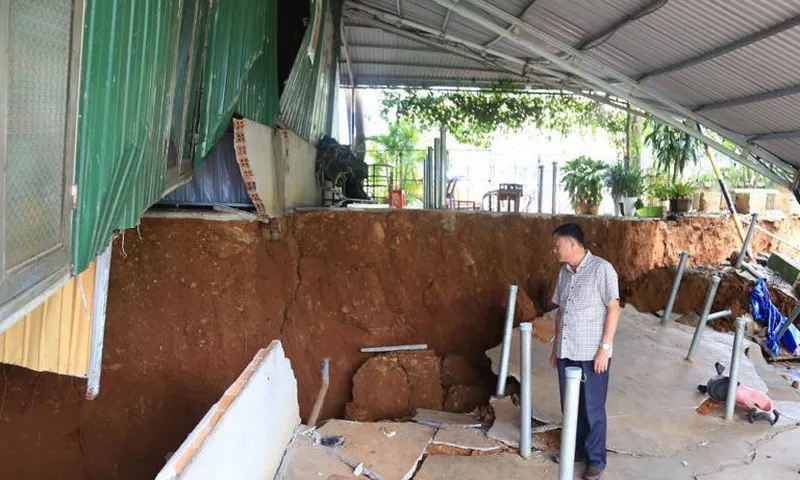 Tình hình sụt lún ven Quốc lộ 14 có xu hướng lan rộng