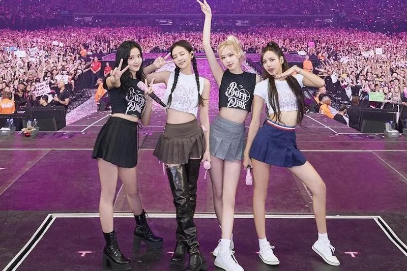 blackpink-comeback-nam-2025-lisa-khoi-dong-chuoi-fan-meeting-chau-a005-20240924