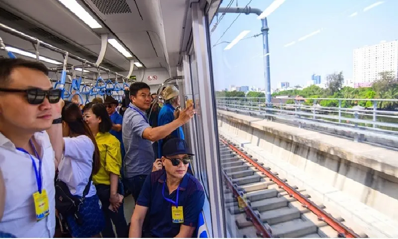 TPHCM hỏi lần 2 về chính sách miễn vé metro cho một số khách