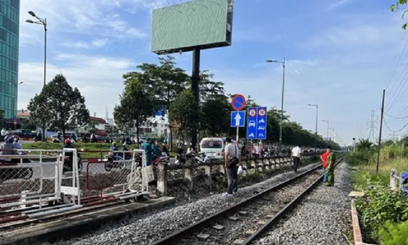 Thanh niên tử vong sau va chạm với tàu hỏa tại ga Bình Triệu