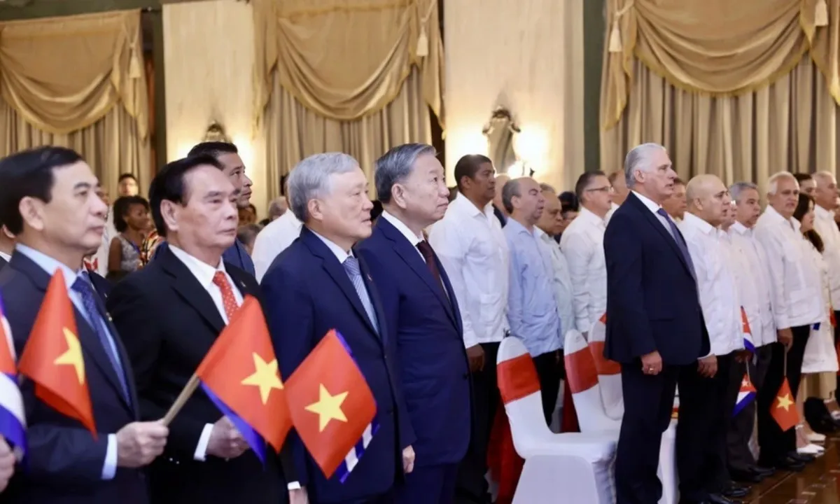  Tổng Bí thư, Chủ tịch nước gặp gỡ đại biểu hữu nghị nhân dân và thế hệ trẻ Cuba