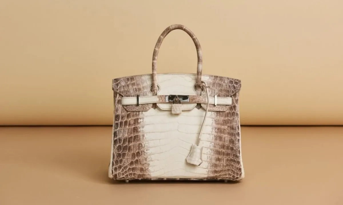 Ngã ngửa số lượng túi Birkin “bạch tạng” Hermes sản xuất được chỉ 1-2 chiếc mỗi năm