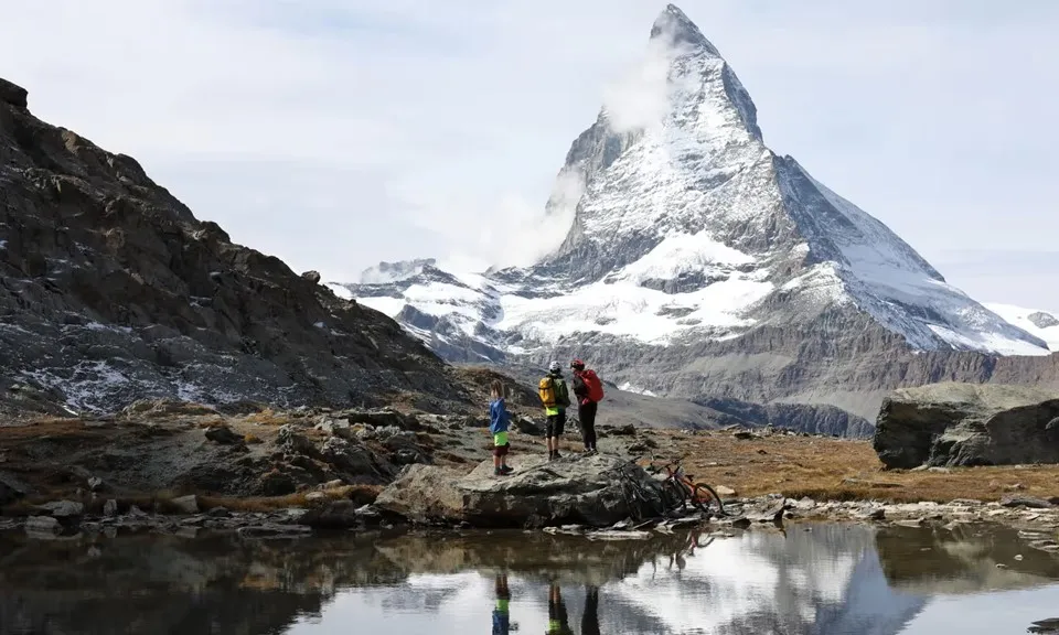 Thụy Sĩ và Ý phải vẽ lại một phần biên giới dãy Alps do sông băng tan chảy