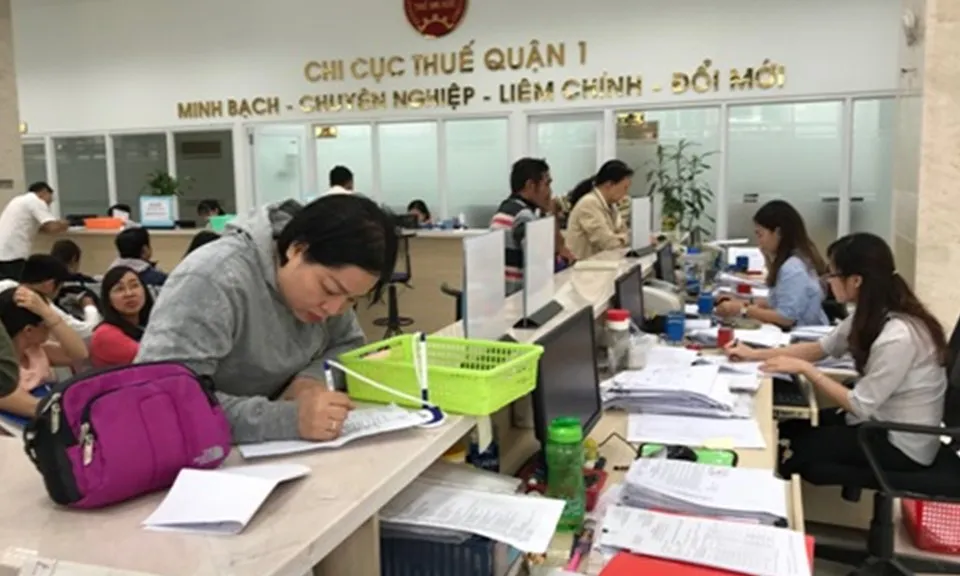 Ngành Thuế TPHCM tăng ca cả Chủ nhật để giải quyết hàng ngàn hồ sơ nhà đất tồn đọng