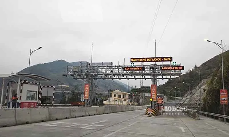 Trạm thu phí từ TP. Lào Cai lên Sa Pa tạm ngừng hoạt động do sạt lở