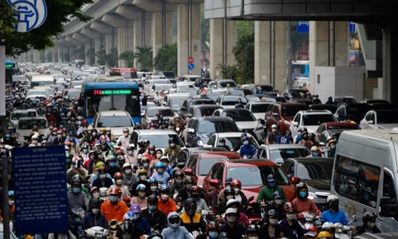 Hà Nội chỉ ra nhiệm vụ trọng tâm xóa điểm đen ùn tắc, tai nạn giao thông