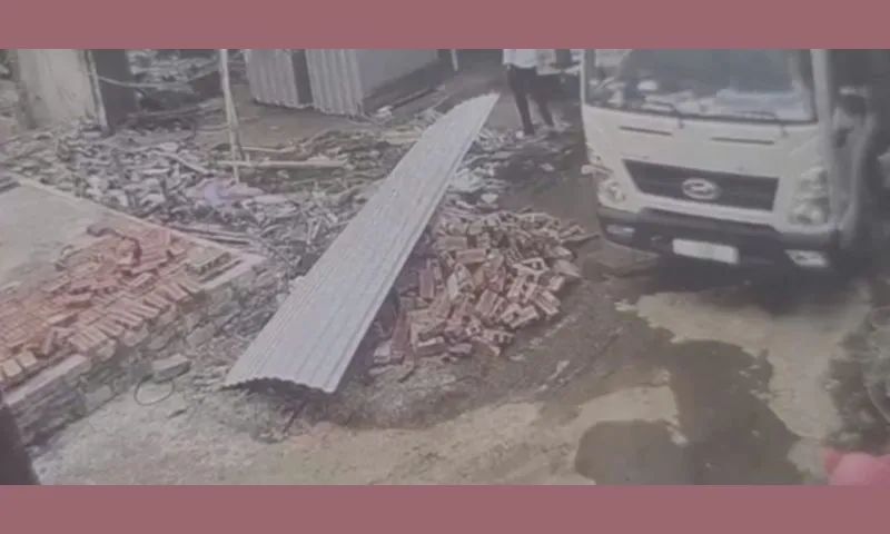 Mâu thuẫn nhỏ, người đàn ông đâm 3 mẹ con hàng xóm ở Hải Phòng, 1 người tử vong
