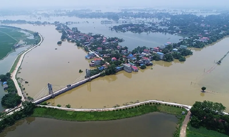 Ngoại thành Hà Nội tránh nguy cơ ngập do rút báo động lũ sông Bùi