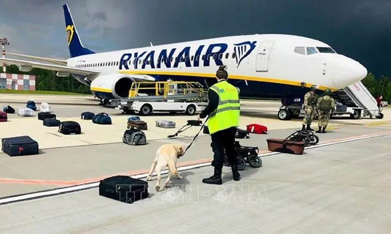 184 hành khách trên chuyến bay của hãng Ryanair phải sơ tán do máy bay bốc khói