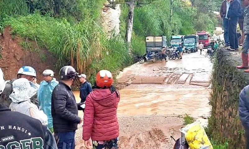 Nơi tài xế xe tải bị nước suối cuốn trôi mất tích