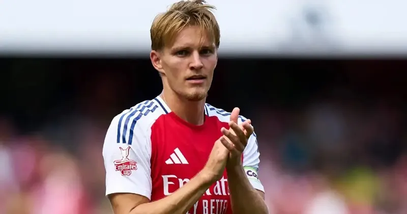 arsenal-nhan-hung-tin-tu-odegaard1