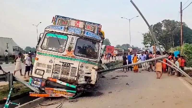 uttar-pradesh-accident-4941